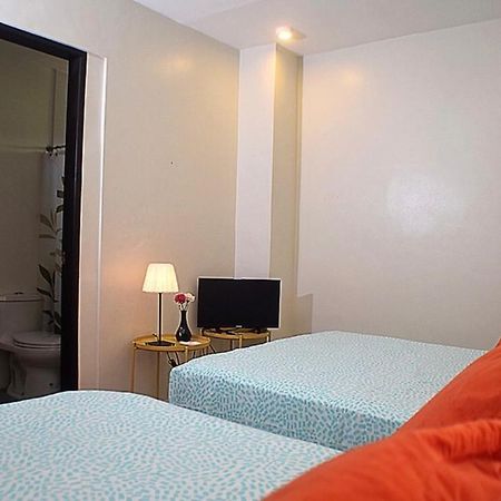 The Guest House Laoag Bagian luar foto